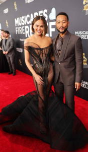 Chrissy Teigen's Daring Look at 2025 Grammys